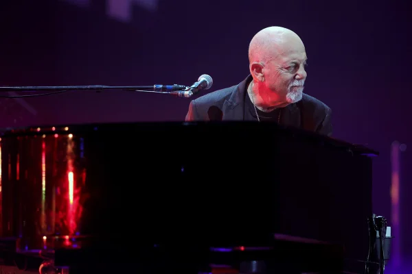Billy Joel revela cirurgia cerebral após diagnóstico de condição rara - destaque galeria