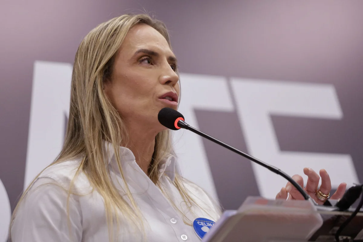Celina a Arruda: "Nunca disse que sua herdeira andava de jatinho do Master"