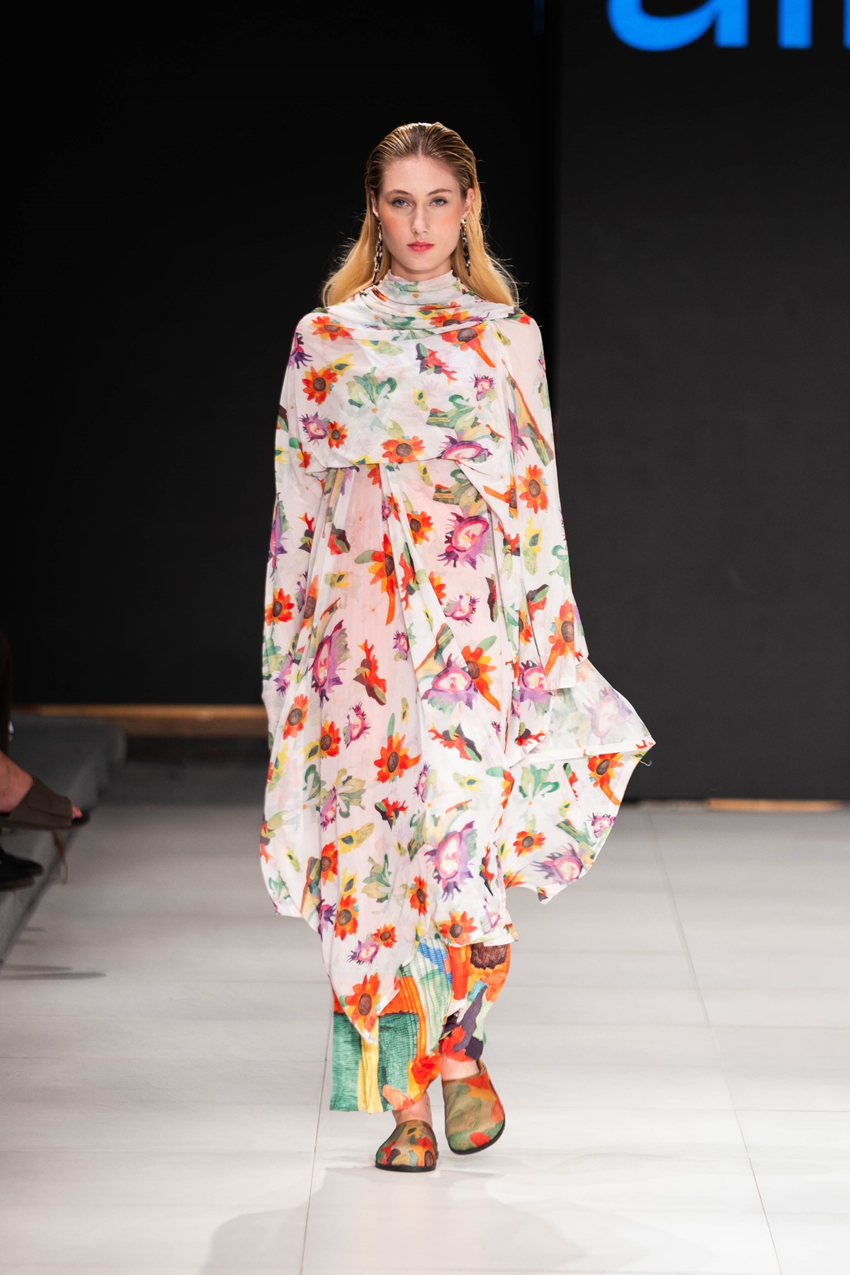 Mikaela Gomes desfila no Metrópoles Catwalk pela terceira vez