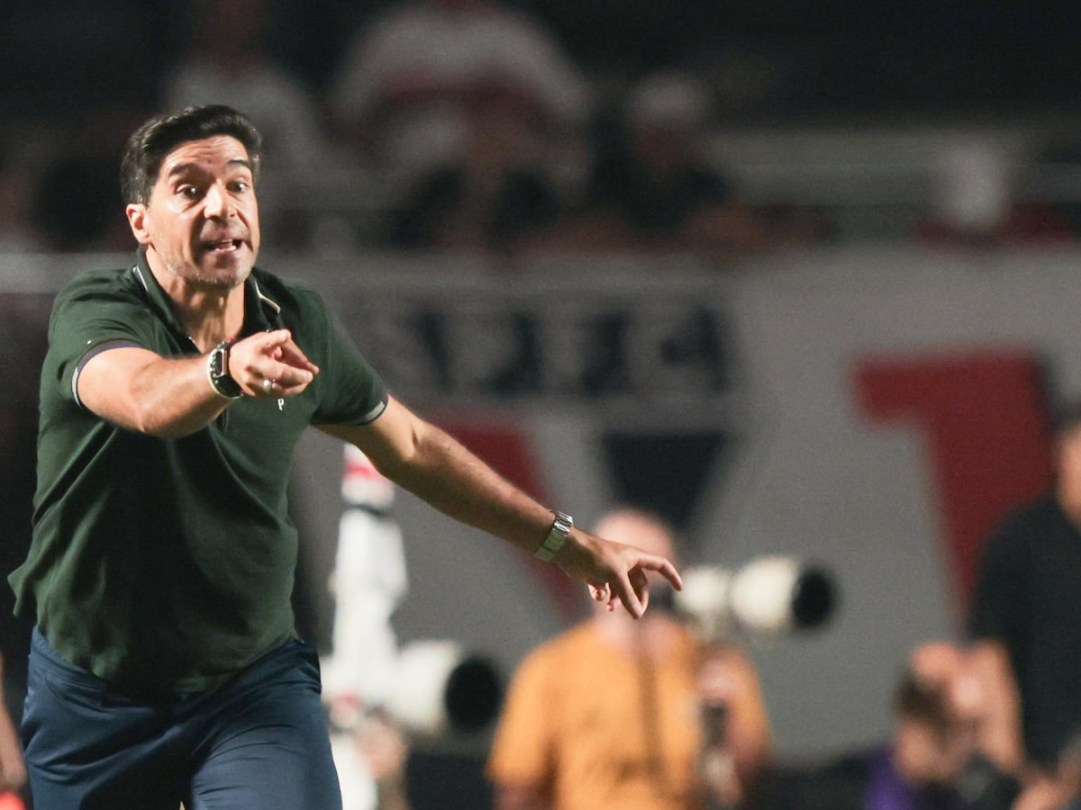 Abel Ferreira leva suspensão de 3 jogos por chutar microfone e não estará em Palmeiras x São Paulo