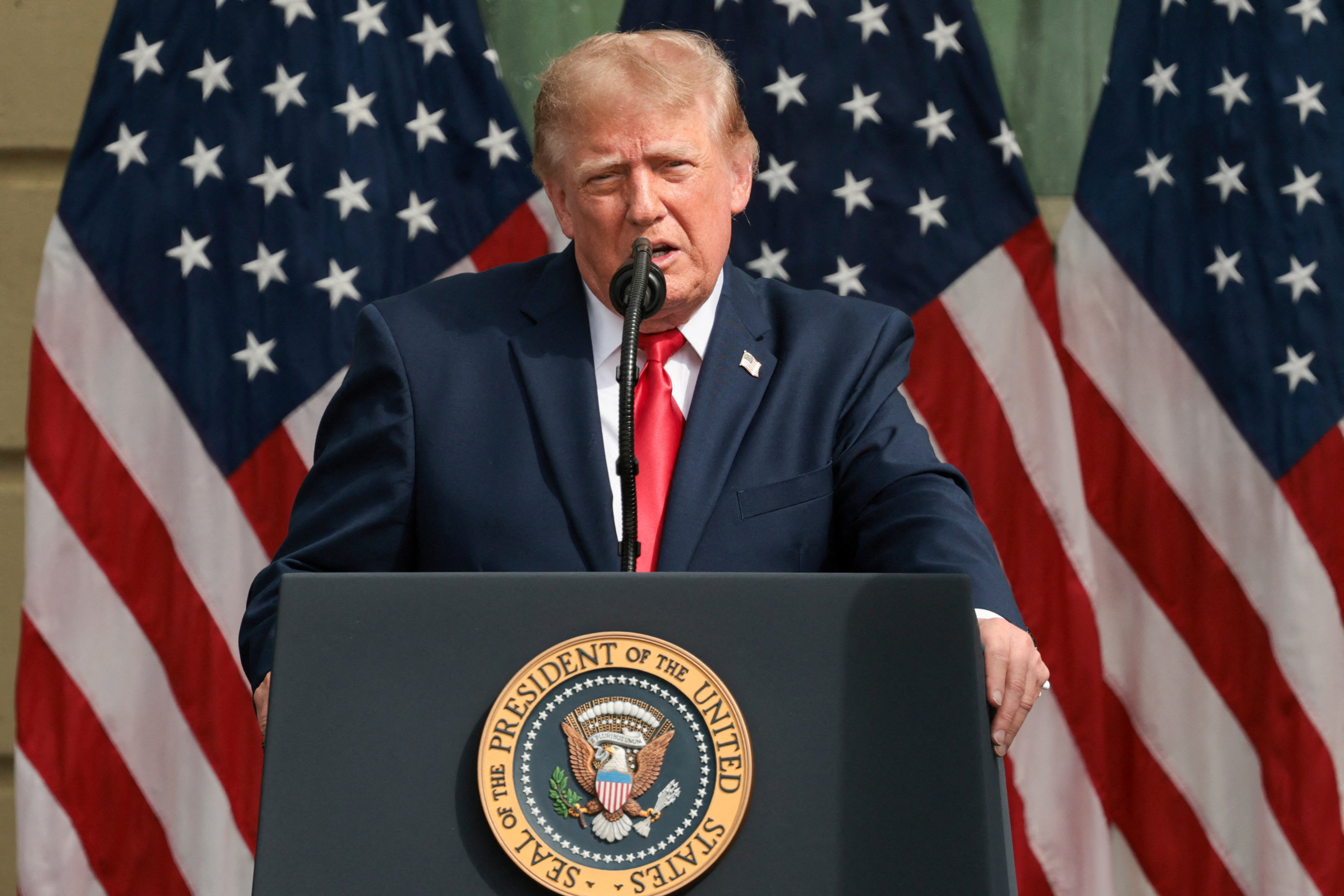 Trump promete proteger EUA contra terrorismo e cita Irã em cerimônia do 11 de Setembro
