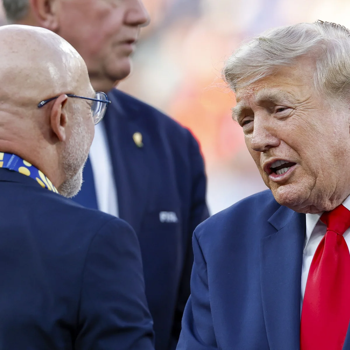 Técnico da Espanha revela o que conversou com Trump após título da Copa