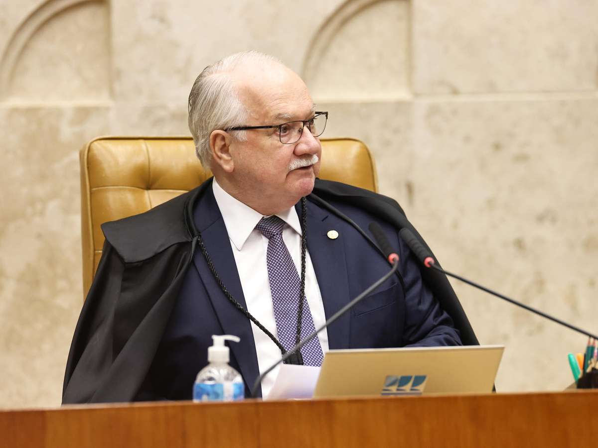 Fachin pede que Mendonça levante sigilo total do inquérito do caso Master em até 24 horas