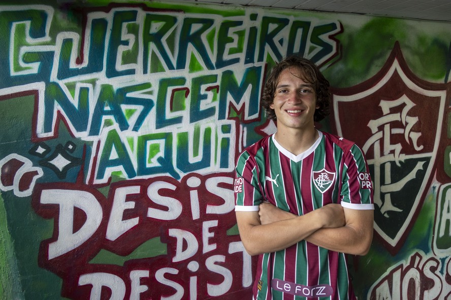 Após levar 32 pontos em acidente na infância, Ruan Sales chega ao profissional do Fluminense: 'Minha perna poderia encolher'